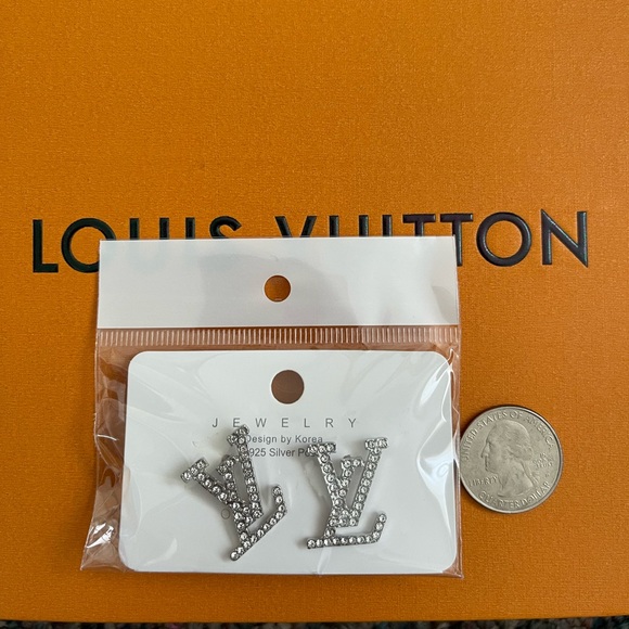 Earrings - Picture 3 of 3